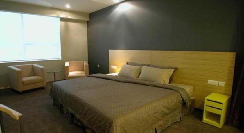 Catic Hotel--Adjacent Buliding Чжухай Экстерьер фото